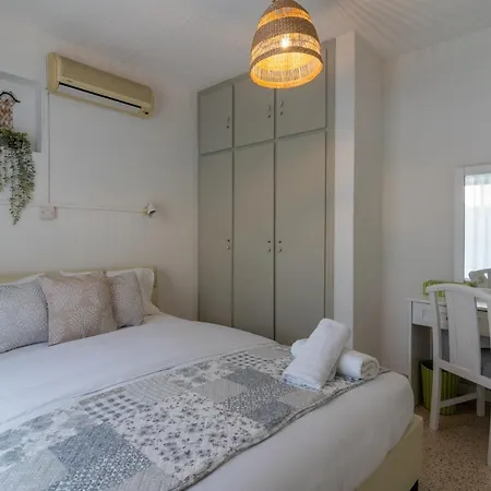 Vision 1-bedroom In شقة *